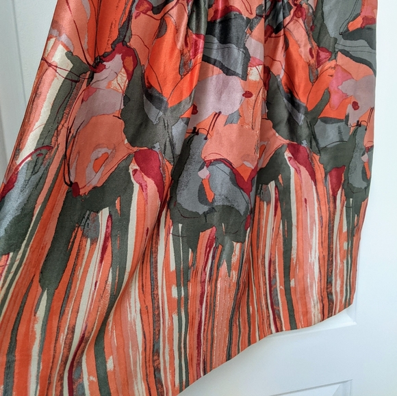 BANANA REPUBLIC Beautiful 100% Silk Dress - Picture 6 of 14
